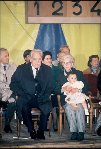 Le prince Rainier de Monaco, sa soeur et sa petite fille Charlotte à l'exposition canine internationale de Monaco