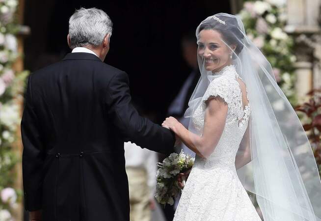 Elle avait déjà porté ses boucles d'oreilles lors du mariage de Kate et William en 2011.