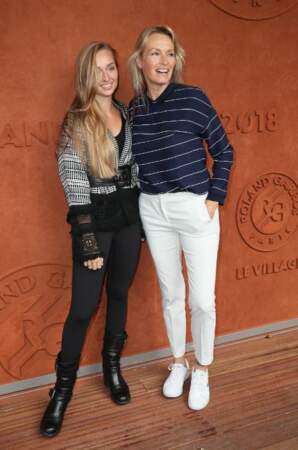 Estelle Lefébure et sa fille Emma Smet, complices à Roland-Garros