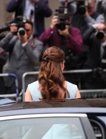 Une demi-queue torsadée comme Kate Middleton