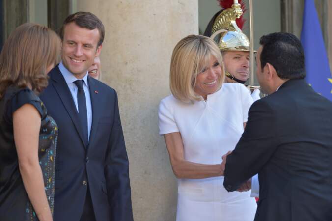 Brigitte Macron salue le président du Guatemala