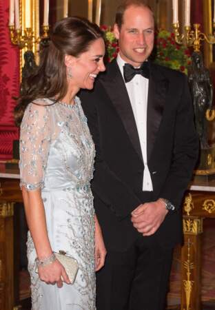 Kate et William ravissants au dîner de l’ambassade de Grande-Bretagne en France, le 17 mars 2017.