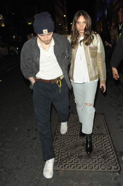 Brooklyn Beckham et sa compagne Hana Cross dans un style très grungy à Londres le 4 avril 2019.