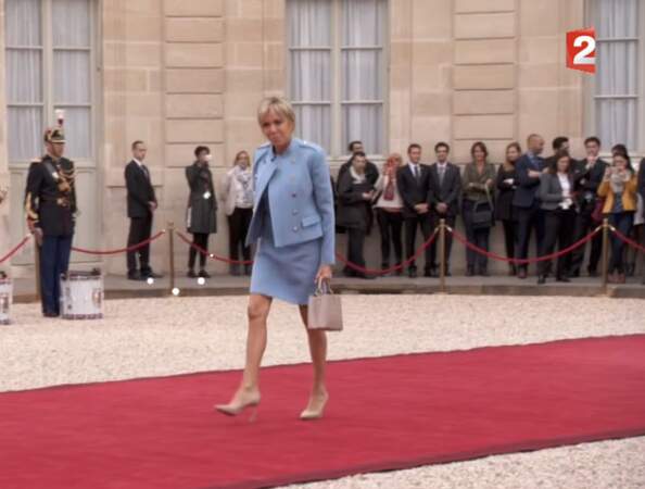 Brigitte Macron, sublime en tailleur bleu ciel pour la passation de pouvoir
