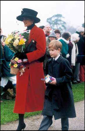 Lady Diana et le prince Harry à Sandringham, en 1993