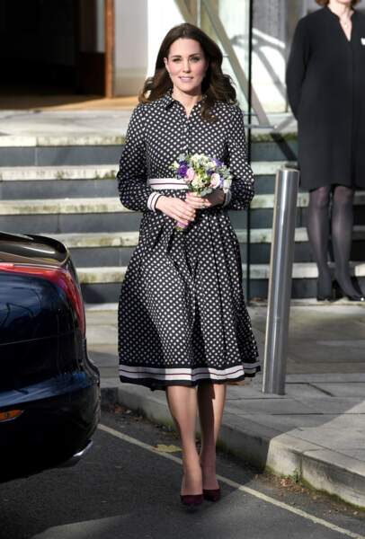 Kate Middleton est fidèle à Kate Spade qu'elle porte depuis de nombreuses années comme sa sœur Pippa