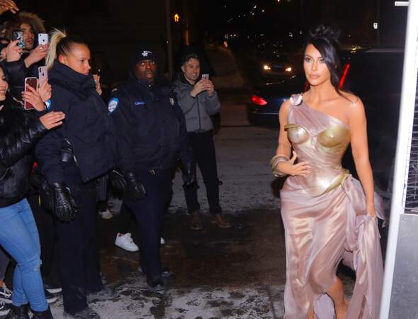  Kim Kardashian relookée par Thierry Mugler : la sexy attitude à son comble