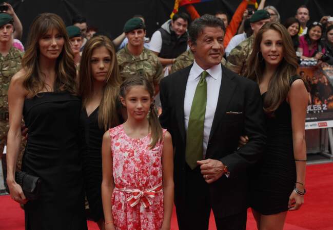Sylvester Stallone : ses trois sublimes filles Sophia, Sistine et Scarlet commencent à lui voler la vedette.