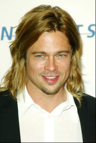 Brad Pitt, la trentaine époque Légendes d'Automne, ses yeux bleus et son sourire font craquer toutes les ados