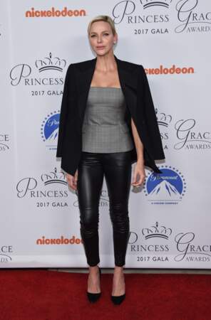 La princesse Charlene de Monaco, canon en slim en cuir à la soirée Princess Grace Awards le 24 octobre