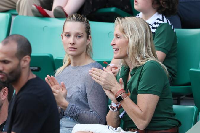 Les deux femmes célèbrent la victoire de Rafael Nadal