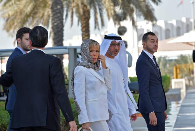 Brigitte Macron à la grande mosquée Cheikh Zayed d'Abu Dhabi le 9 novembre 2017