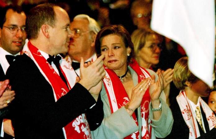 Albert et Stéphanie de Monaco, très émue, lors du festival du cirque de Monaco, le 25 janvier 2000