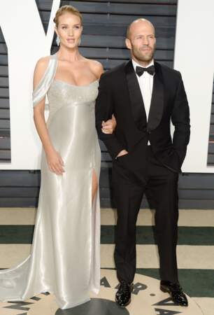 Rosie Huntington-Whiteley, compagne de Jason Statham, enceinte et rayonnante à la soirée des Oscars 