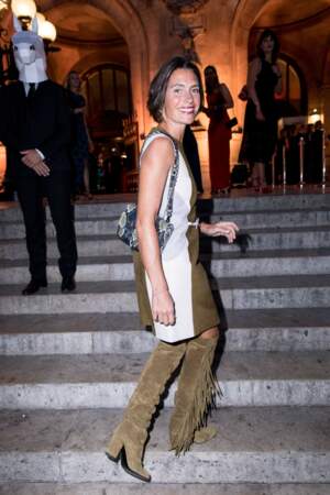 Alessandra Sublet monte les marches du Palais Garnier pour les 70 ans de la maison Longchamp.