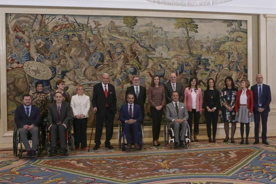 La reine Letizia d'Espagne et les membres de l'Académie royale d'ingénierie du pays