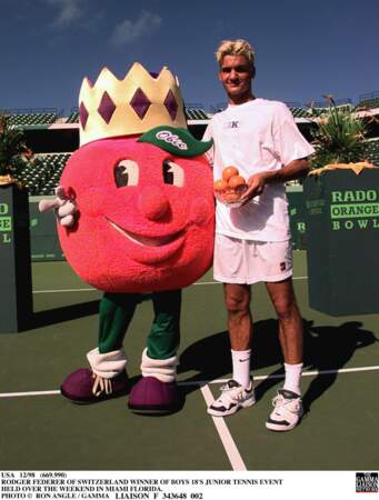 Roger Federer remporte à 17 ans le tournoi de tennis de l'Orange Bowl à Miami, en 1998