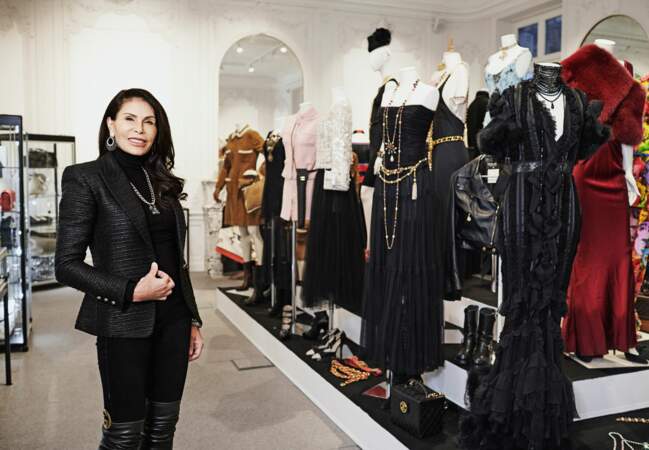 Mouna Ayoub met ses vêtements en vente