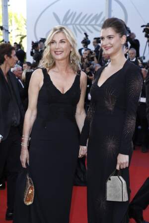 Michèle Laroque et sa fille Oriane Deschamps sur le tapis rouge à Cannes