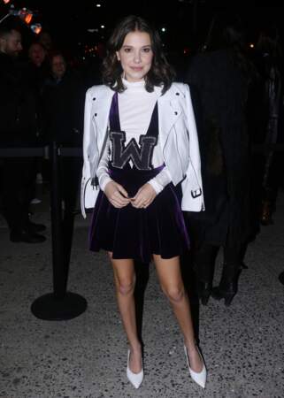 Millie Bobby Brown ultra lookée pour le défilé Calvin Klein le 13 février 2018