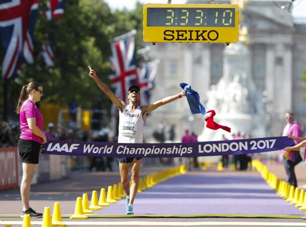 Yohann Diniz détient le record du monde du 50 km marche avec le temps de 3 h 32 min 33 s
