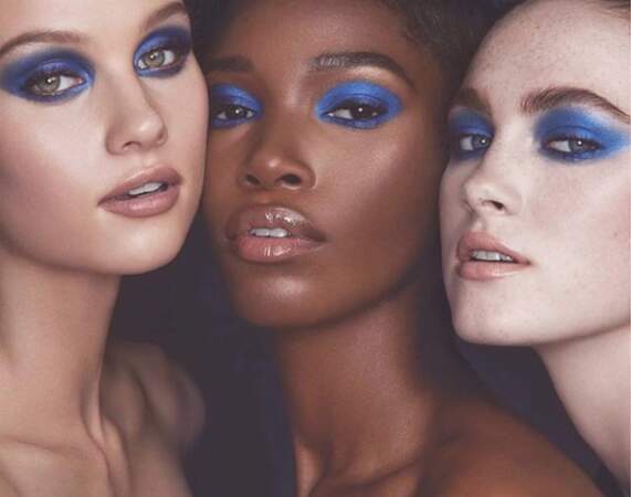 Le smoky bleu de KKW Beauty, la ligne de make-up de Kim Kardashian