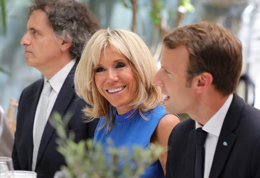 Christos Carras, Brigitte et Emmanuel Macron lors d'une réception à l'Ecole Française d'Athènes le 8 septembre 2017