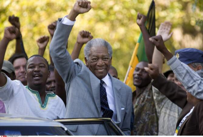 Dans Invictus, sorti en 2009, Nelson Mandela est interprété par Morgan Freeman