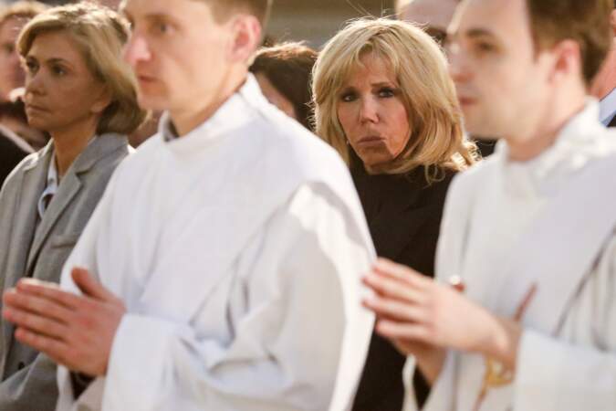 La première dame Brigitte Macron lors de la la messe chrismale dans l'église Saint-Sulpice à Paris