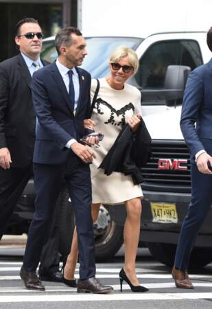 Brigitte Macron, avec son directeur de cabinet Pierre-Olivier Costa, à New York, le 19 septembre 2017
