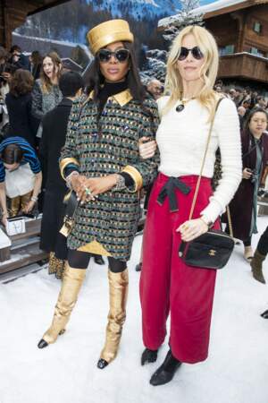 Naomi Campbell et Claudia Schiffer se sont retrouvées au défilé Chanel, hommage à Karl Lagerfeld.