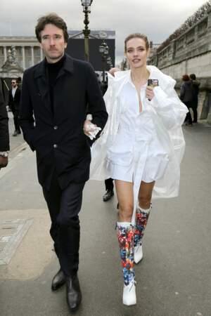 Antoine Arnault and Natalia Vodianova en bottes stylée au défilé Louis Vuitton