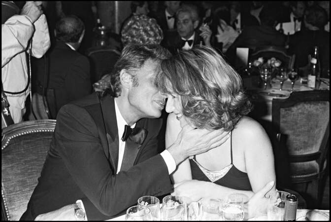 Johnny Hallyday et Nathalie Baye, lors d'une soirée pendant le Festival de Cannes en 1984