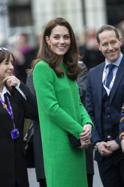 Kate Middleton opte pour une nouvelle robe mais reçycle sa paire de bottines noires et montantes