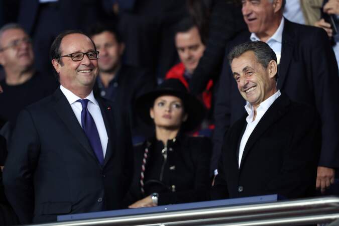 Evénement rare : François Hollande et Nicolas Sarkozy rient ensemble