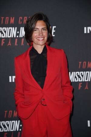 Carré court et bouche glossy, le look esprit boyish d'Alessandra à la première de "Mission: Impossible Fallout"