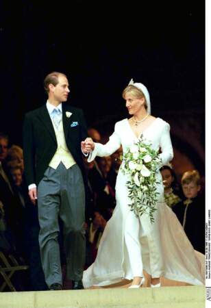 Le prince Edward et Sophie Rhys-Jones lors de leur mariage le 20 juin 1999 à Londres