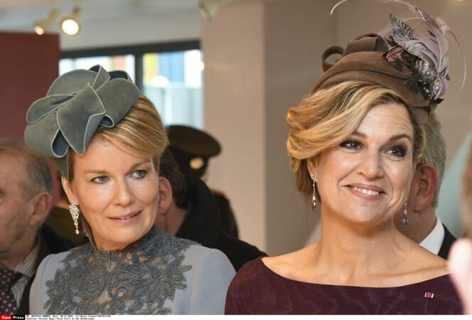 Les reines Mathilde de Belgique et Maxima des Pays-Bas, fidèles clientes de la modiste  belge Fabienne Delvigne