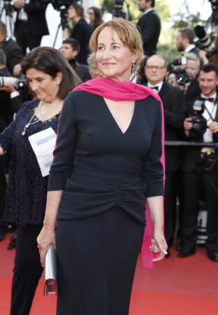 Ségolène Royal monte les marches du Palais des festivals de Cannes le 22 mai 2017.