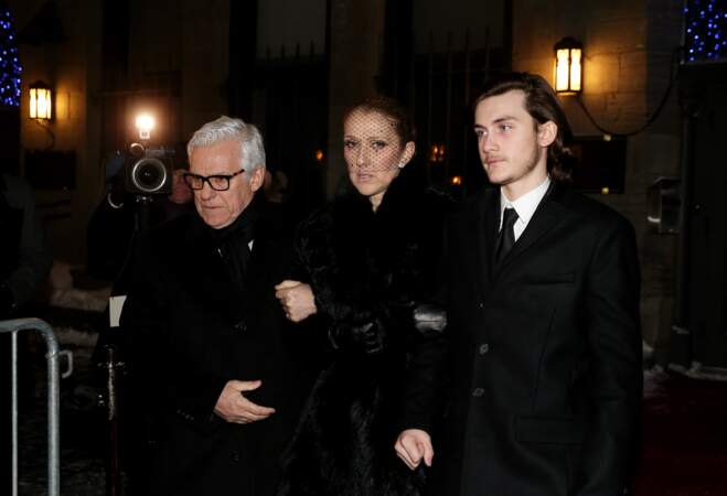 Céline Dion, entourée de son frère Michel et de René-Charles, la veille des funérailles de René Angélil, en 2016 