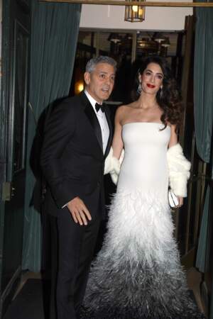 Amal est sublime dans sa robe blanche 