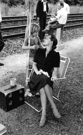 Romy Schneider et son fils David sur le tournage du film "Le Train" en 1973