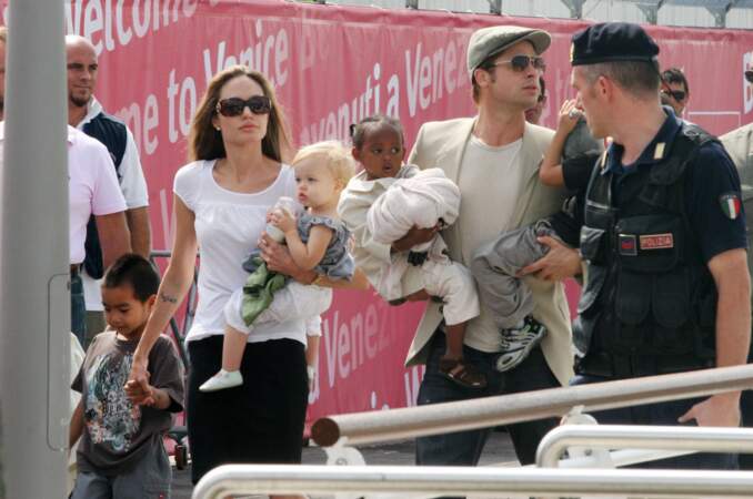 Brad Pitt, Angelina Jolie, Zahara, Pax, Maddox et Shiloh à Venise en 2007
