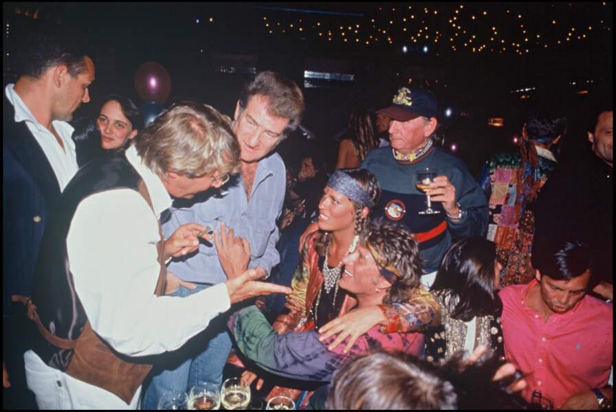 Johnny Hallyday et le mannequin Karine Martin, en 1993.