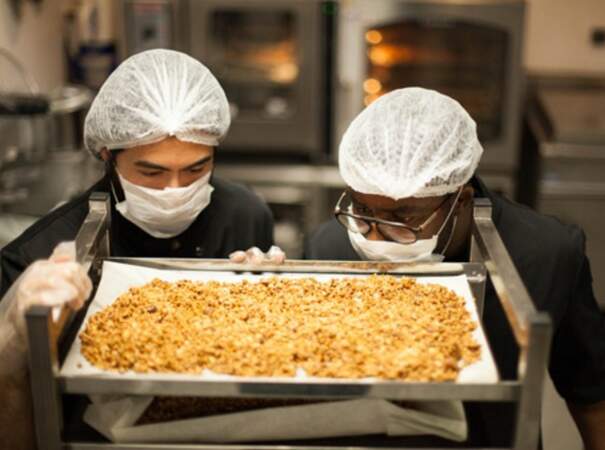 Les Muesli Boys surveillant la "cuisson" de leur granola