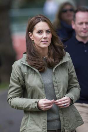 Kate Middleton porte toujours la bague de Diana et des boucles d'oreille Monica 