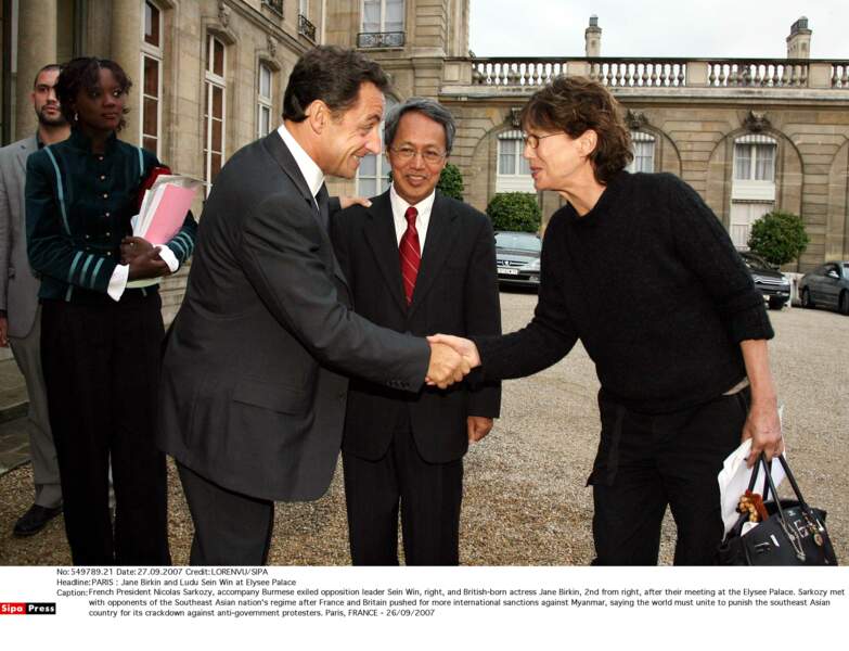 Jane Birkin rencontre Nicolas Sarkozy et l'opposant birman Ludu Sein Win à l'Elysée (2007)