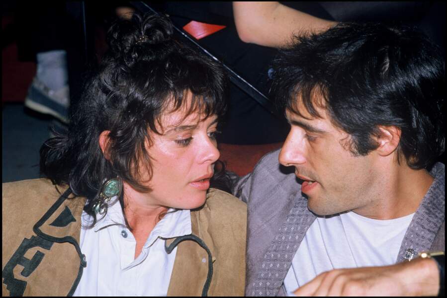 Gérard Lanvin et sa femme Jennifer, lors d'une soirée au Palace, à Paris, en 1986