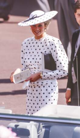 En juin 1988 la princesse Diana rend hommage aux poids ! 