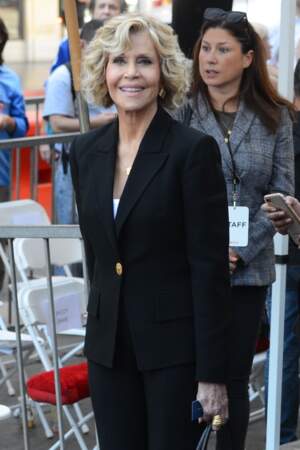 Allure pétillante et coiffure pas raplapla pour Jane Fonda
